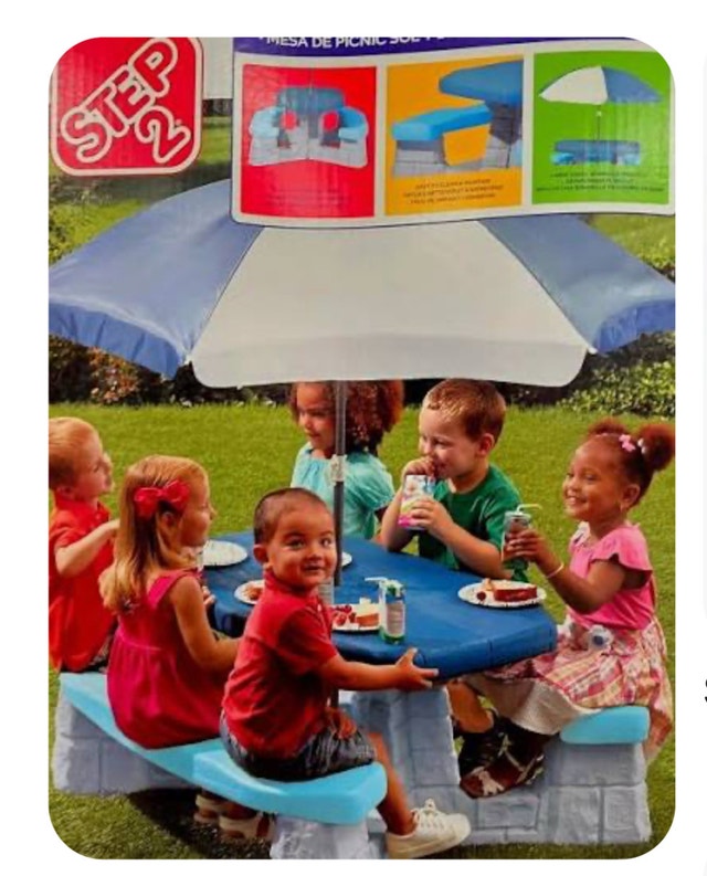 Step2 Sun and Fun Picnic Table with Umbrella - New