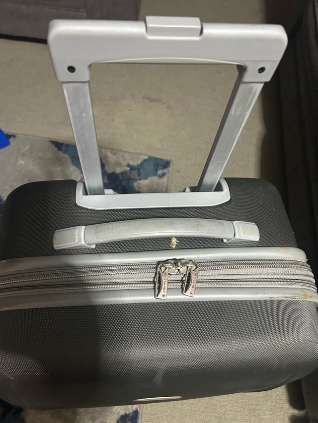 Air Canada Hard Shell Spinner Wheels Check-in Luggage - photo 3
