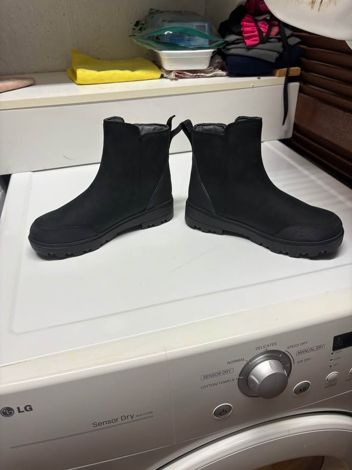 BOGS Women's Ankle Boots - Mismatched Pair (6.5 / 7) - photo 5