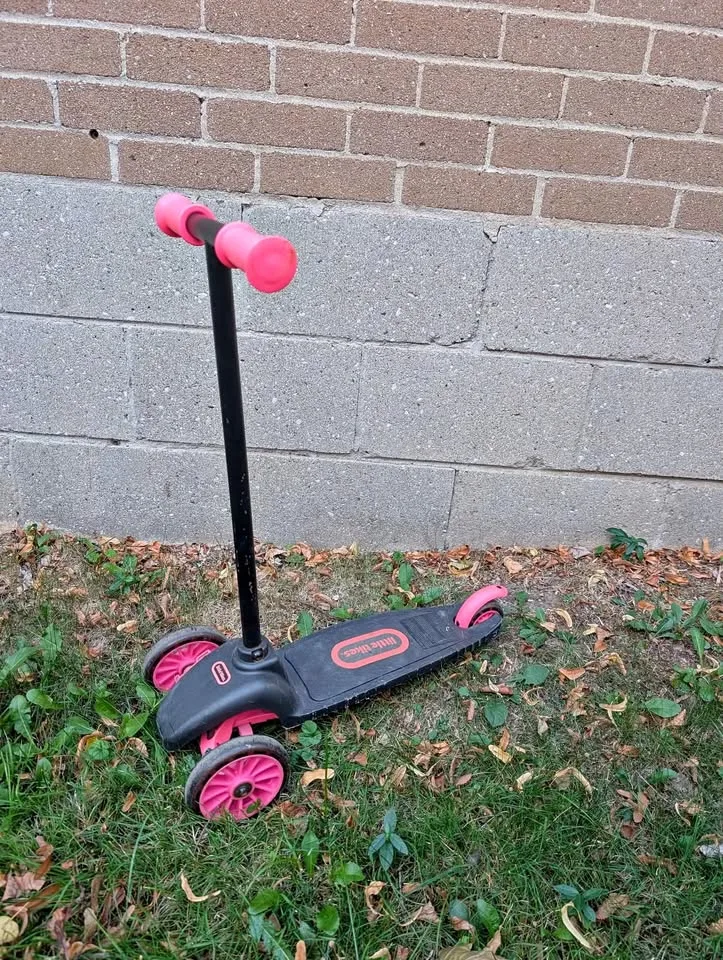 Little Tikes 3 wheeled pink scooter thumbnail
