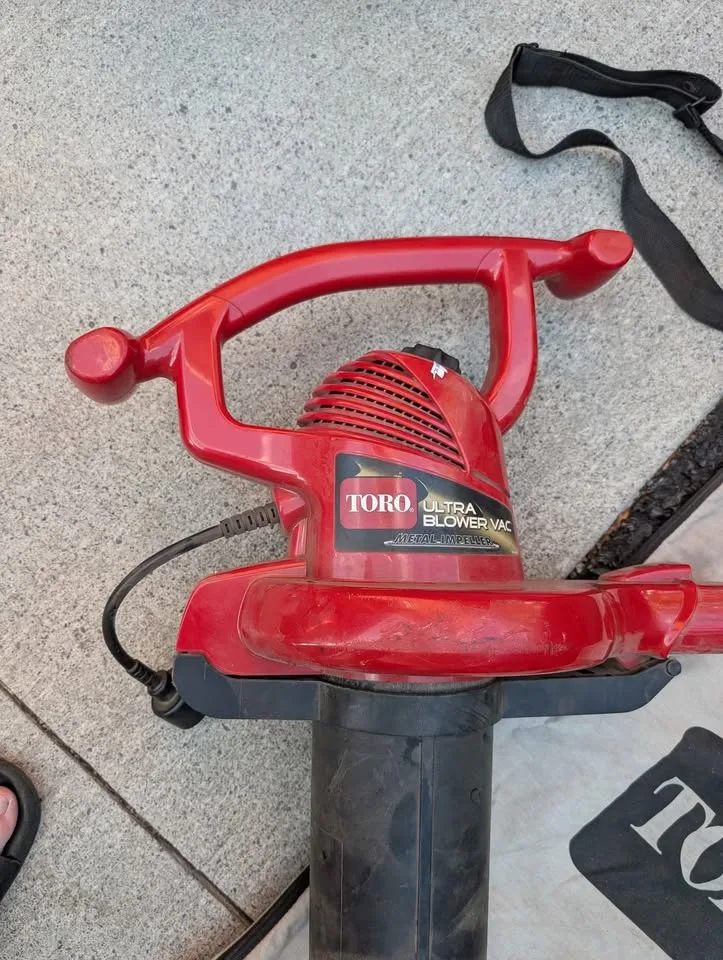 Toro Ultra Blower Vac with metal impeller (hole in leaf bag) image indicator(4)
