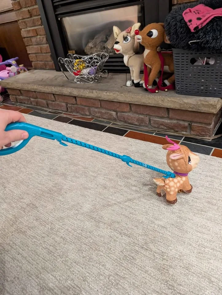 furReal Walkalots Big Wags Deer Plush Interactive Toy image indicator(3)