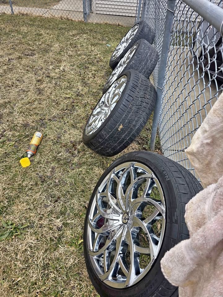 20 inch wheels (Full Set) w/spare rim