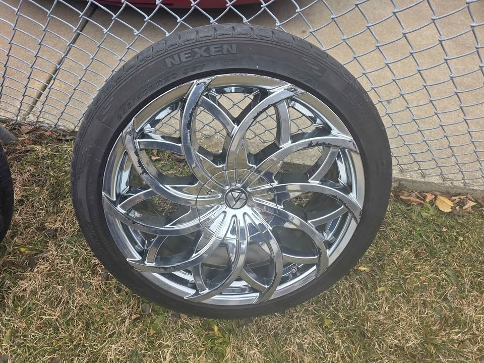 20 inch wheels (Full Set) w/spare rim - photo 4