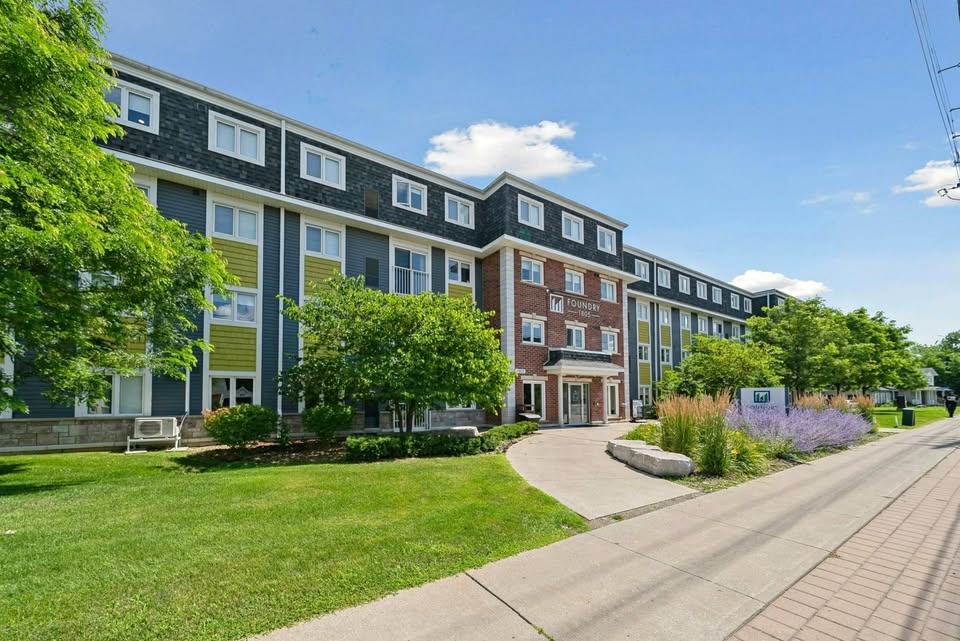 1 Private Room in 5 Bed 2 Bath Apartment