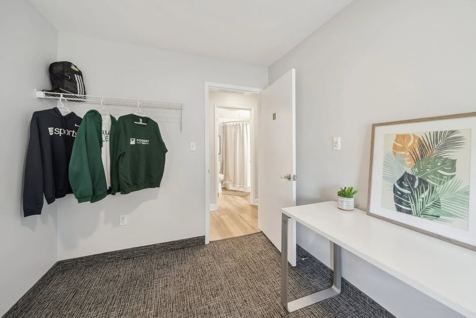 1 Private Room in 5 Bed 2 Bath Apartment - photo 3