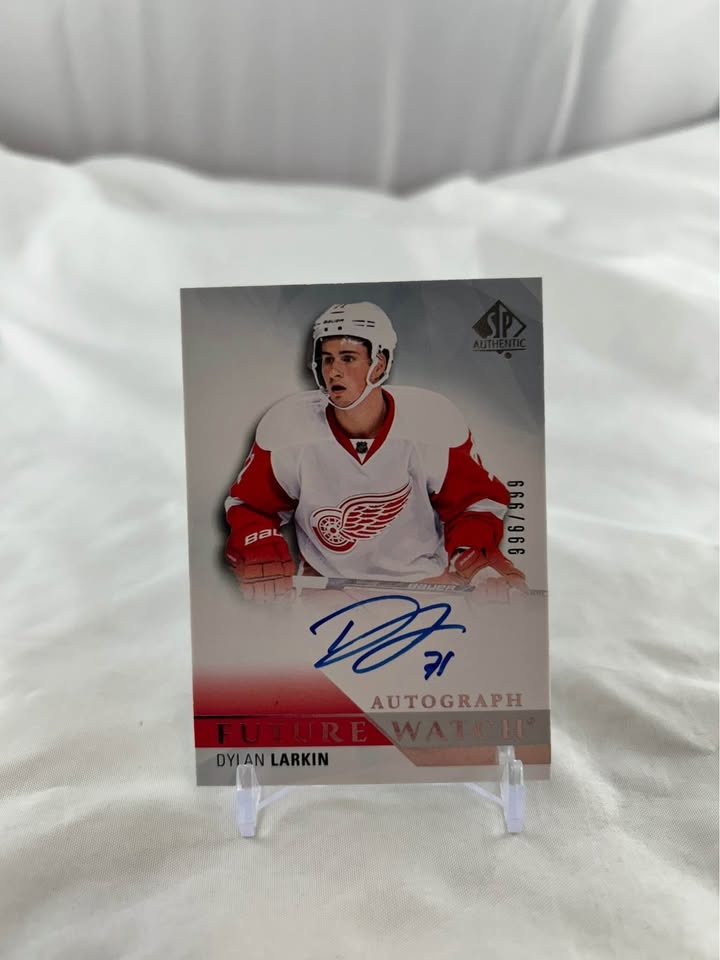Dylan Larkin Future Watch Auto /999 - Detroit Red Wings