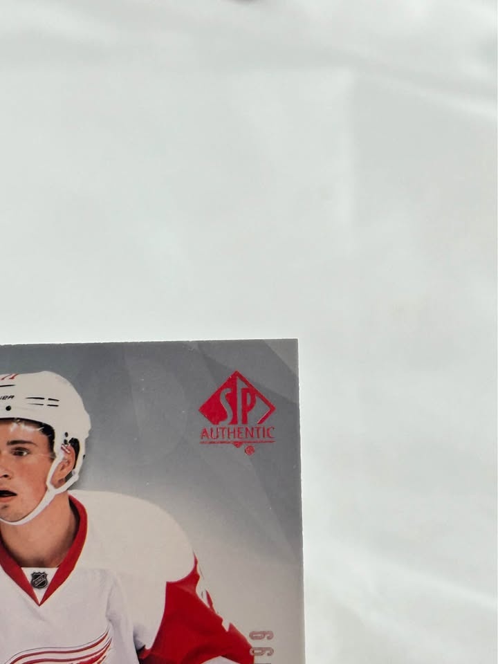 Dylan Larkin Future Watch Auto /999 - Detroit Red Wings - photo 3