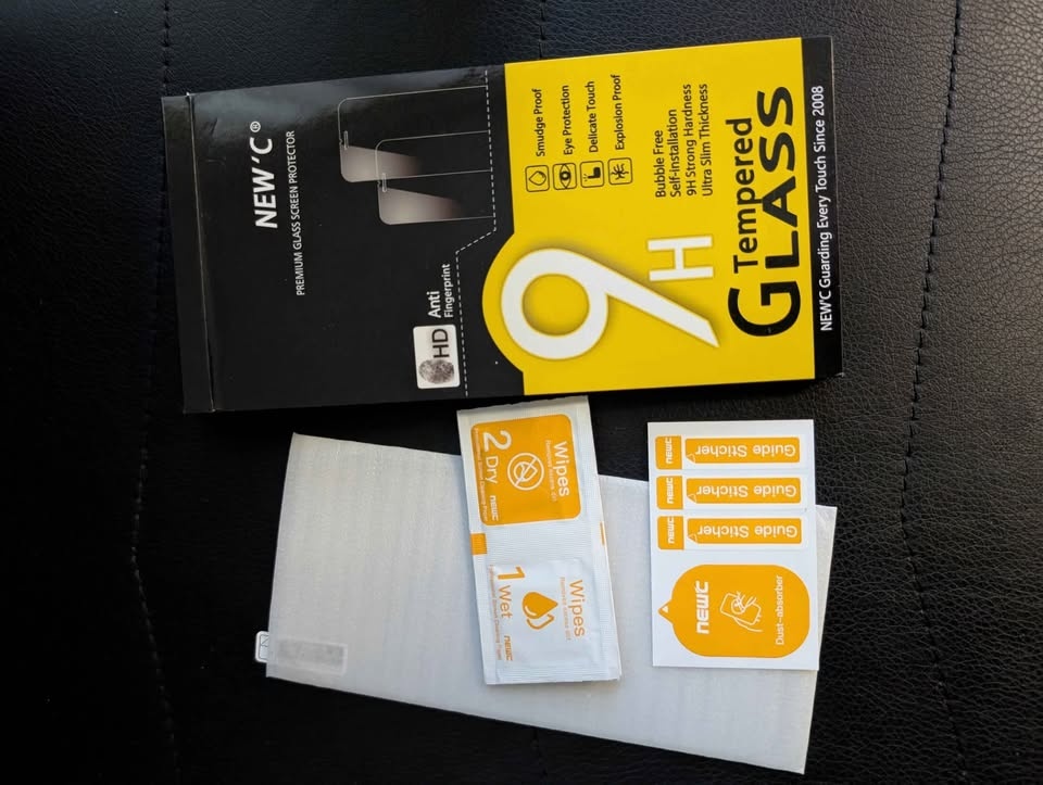 Pixel 9 / 9 Pro Spigen Case + Screen Protector - photo 4