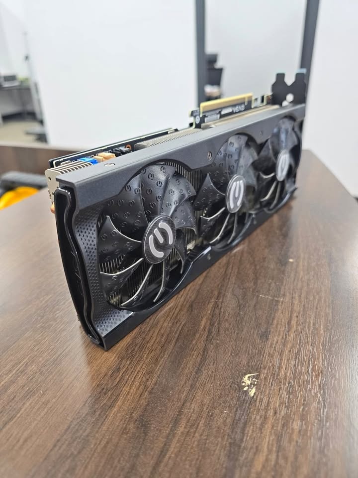 EVGA GeForce RTX 3060 Ti FTW3 ULTRA GAMING 8GB GDDR6