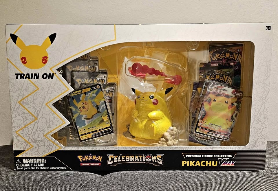 Pokemon TCG: Celebrations Premium Figure Collection Pikachu Vmax