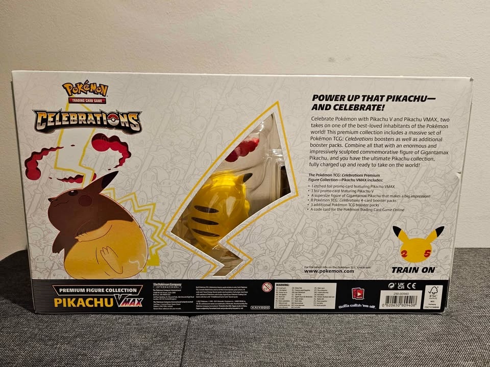 Pokemon TCG: Celebrations Premium Figure Collection Pikachu Vmax - photo 2