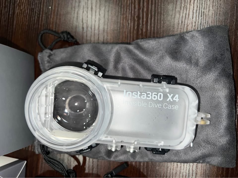 Insta360 X4 Bundle – Like New + Dive Case & Extras - photo 3