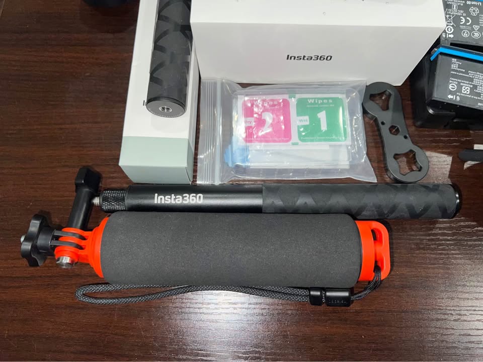 Insta360 X4 Bundle – Like New + Dive Case & Extras - photo 4