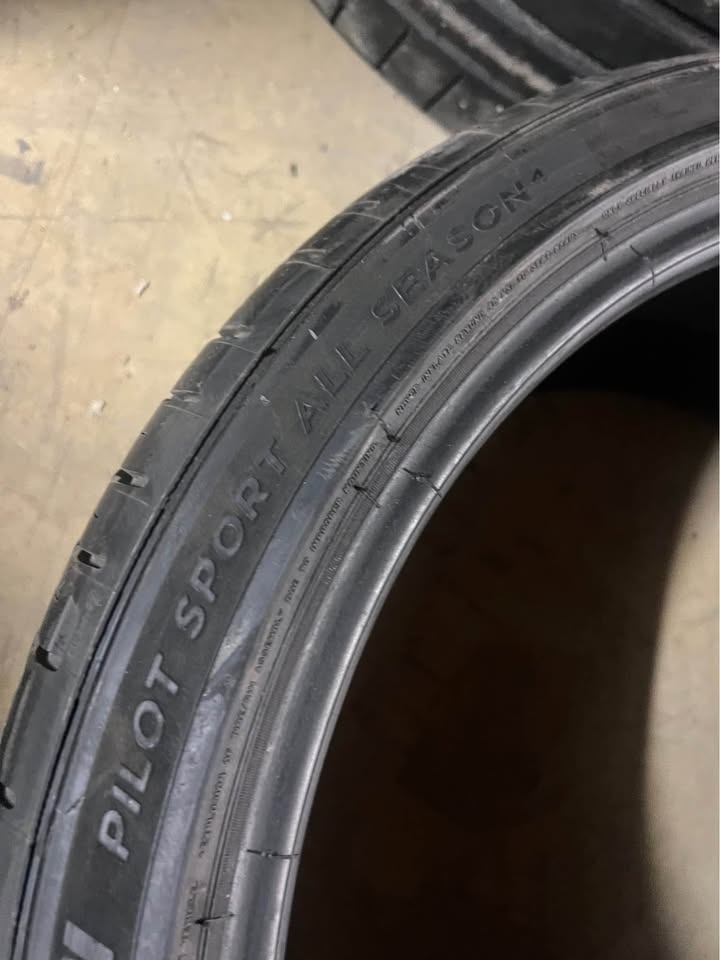 275/35/21 Michelin Pilot Sport All Season 4 - High Tread - photo 3