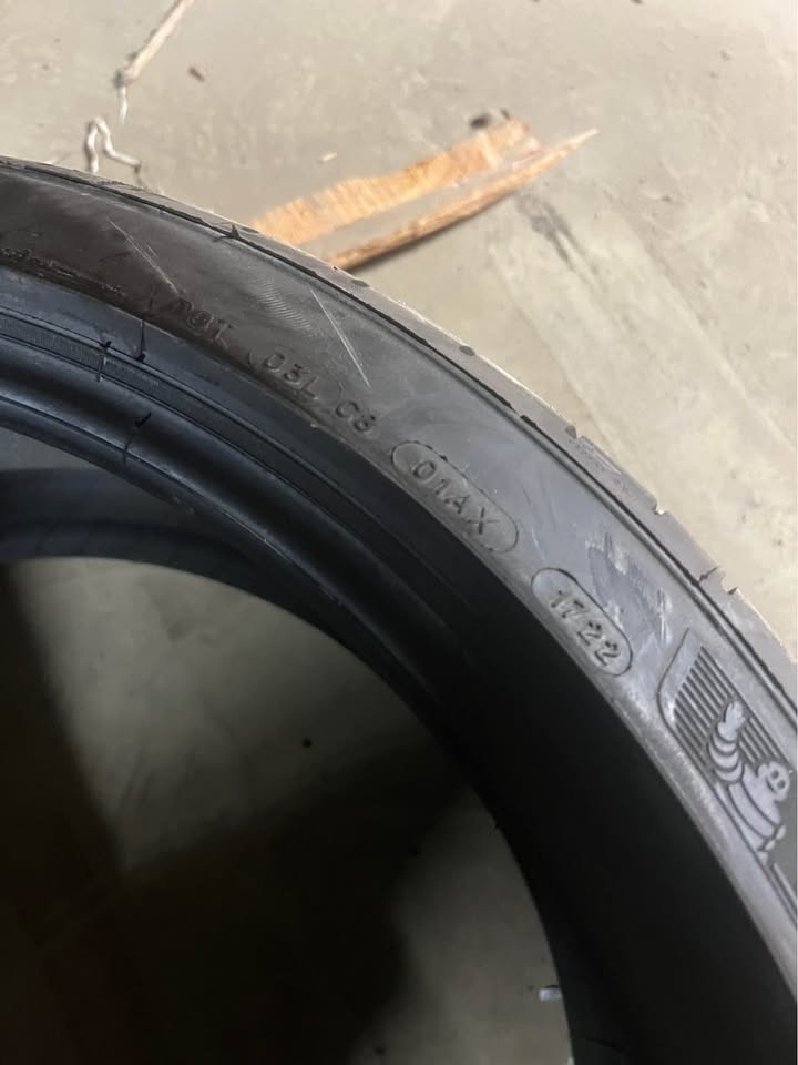 275/35/21 Michelin Pilot Sport All Season 4 - High Tread - photo 4