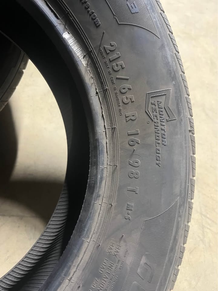 215/65/16 Used Single Tire for Altima - Lots of Tread - photo 3