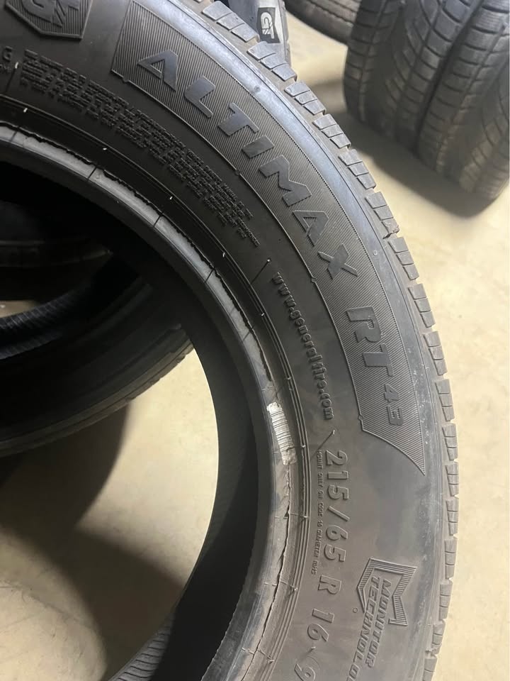 215/65/16 Used Single Tire for Altima - Lots of Tread - photo 4