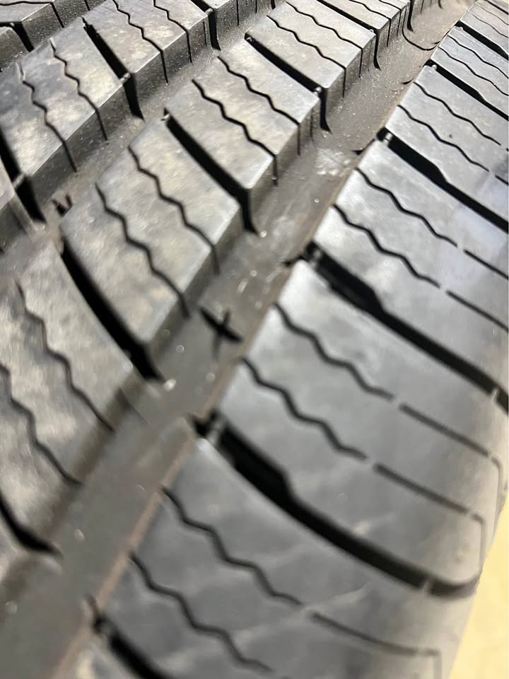 Single Michelin 225/65/17 All Season Tire