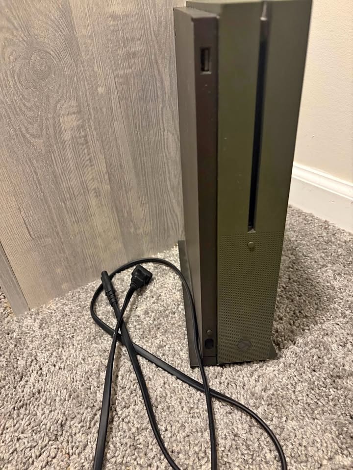Xbox One S 1TB Battlefield 1 Special Edition Console w/ Stand