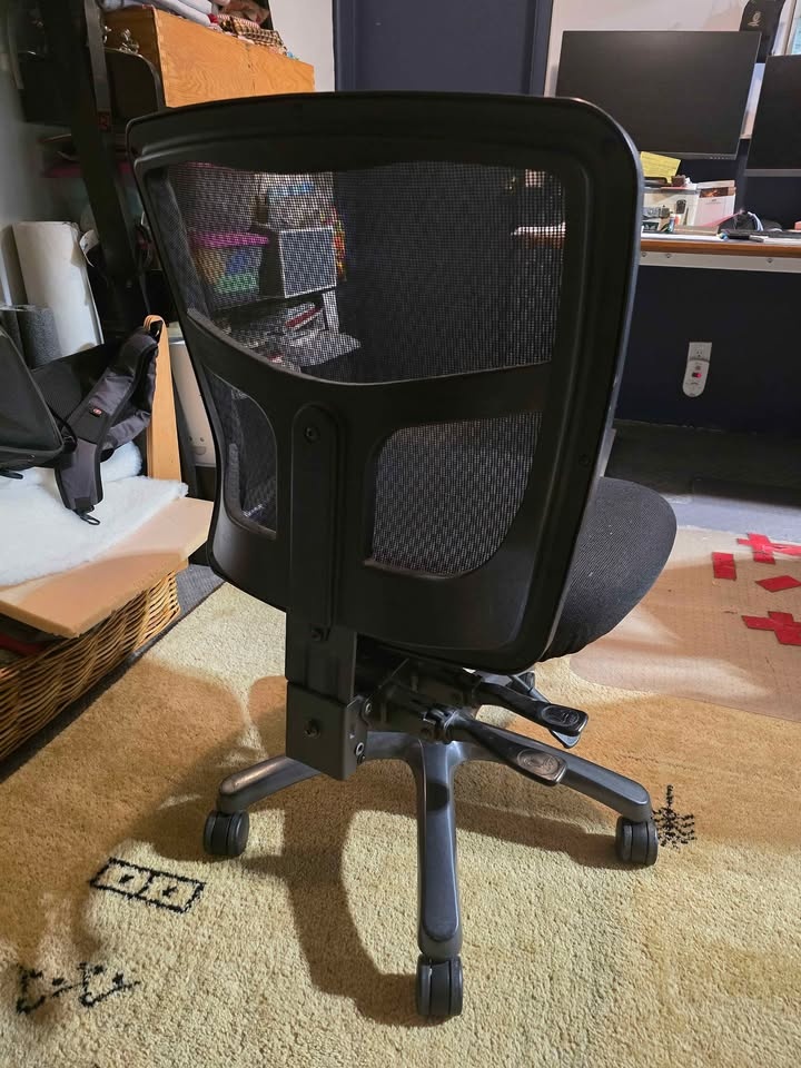 $50 Black Office Chairs - photo 2