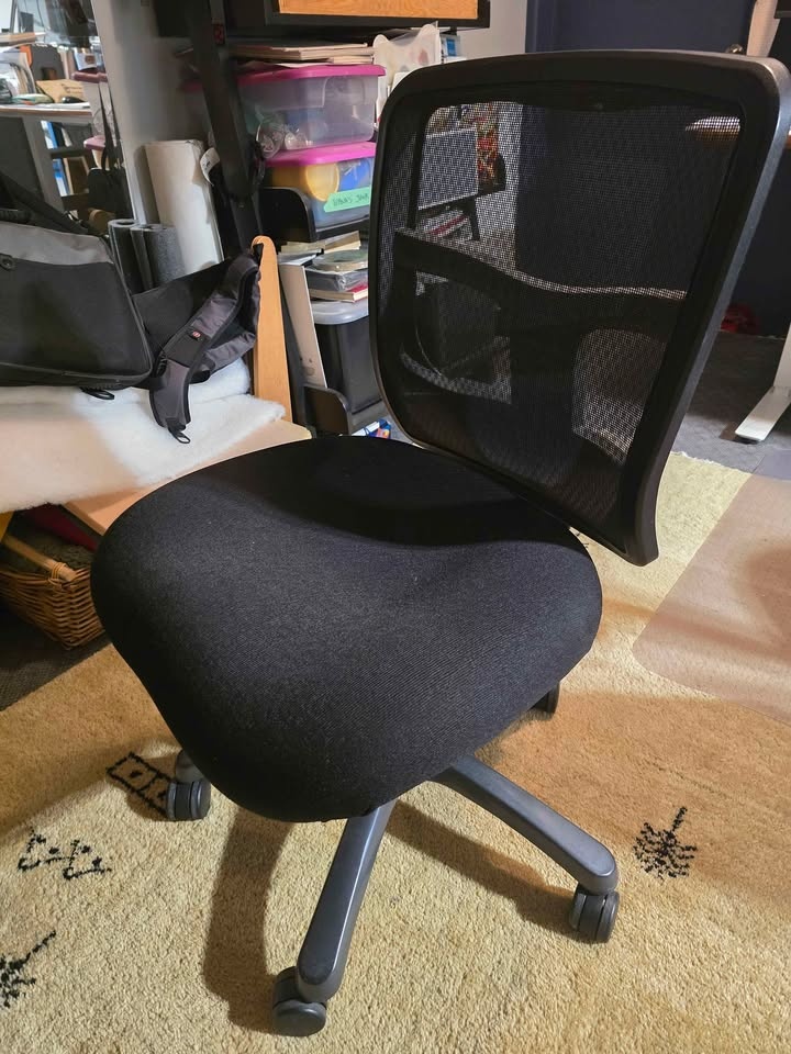 $50 Black Office Chairs - photo 4