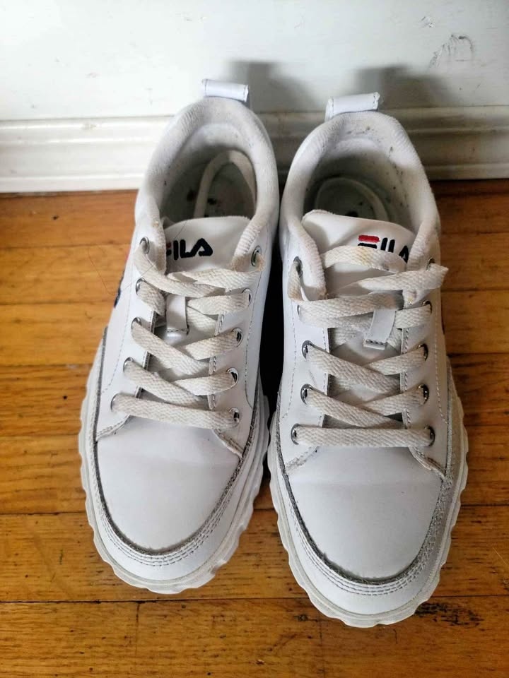 $35 Fila White Shoes size 6 or 36 1/2
