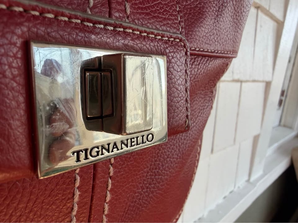 Red leather Tignanello crossbody bag - photo 2