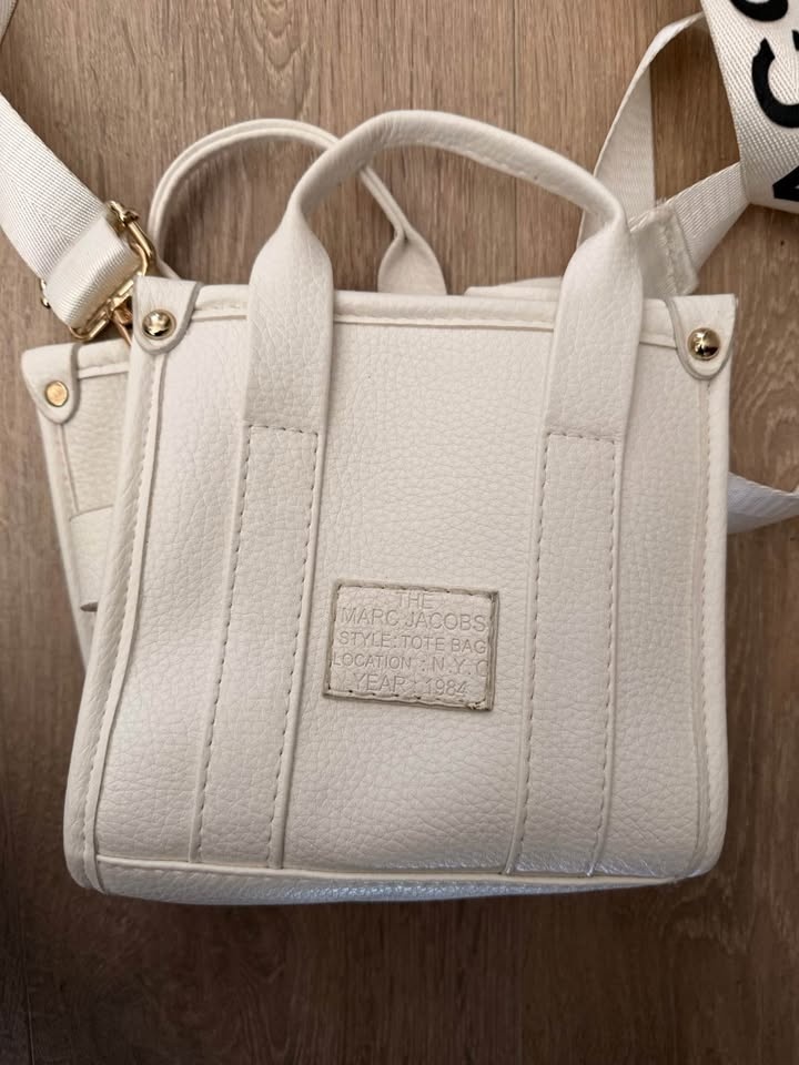 Marc Jacob’s The Tote Small - photo 2