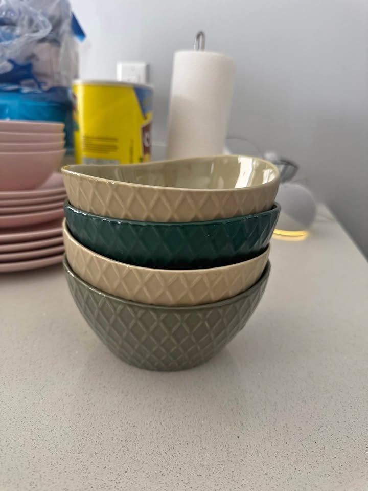 4 pcs green ceramic bowls
