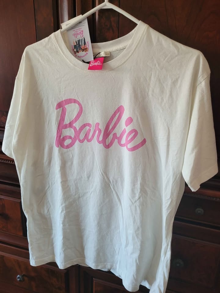 Barbie T-Shirt - Brand New with Tags - photo 2