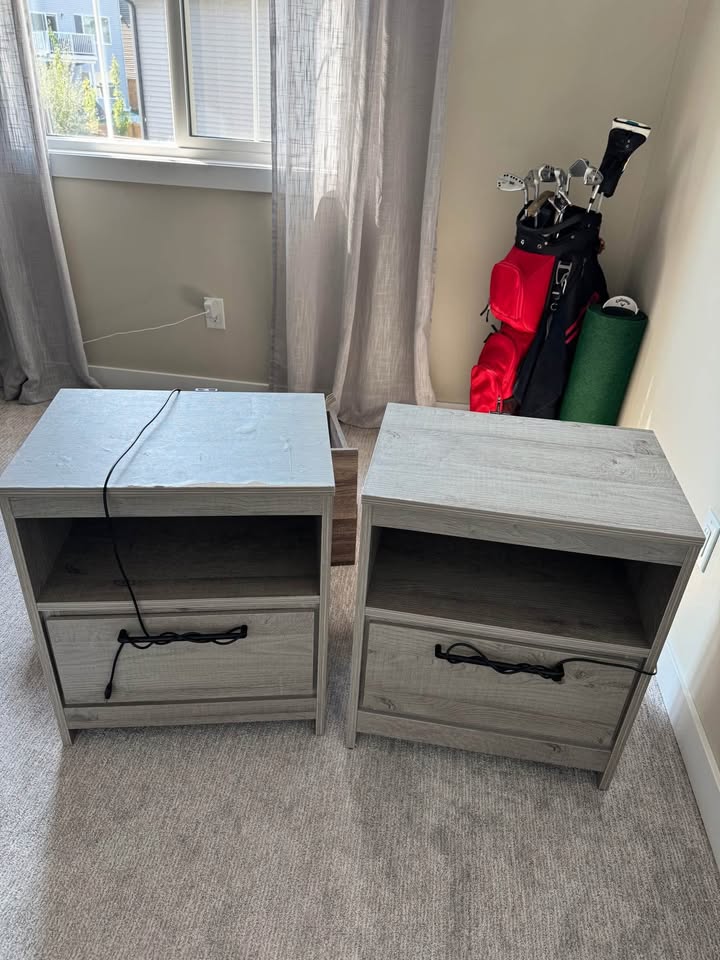 Dresser and two nightstands - photo 2