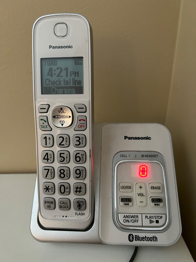 Panasonic Cordless Home Phone - 3 Handsets - photo 3