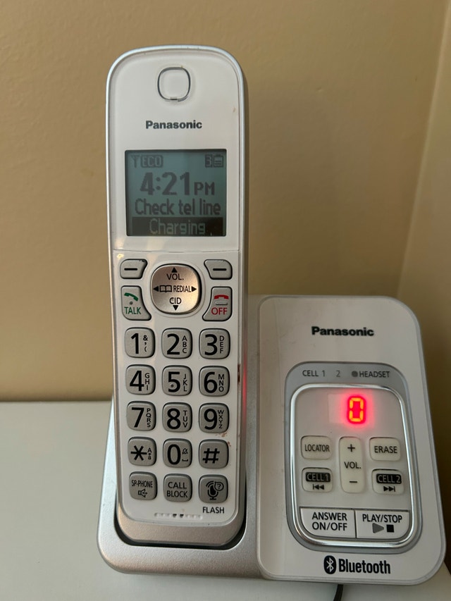 Panasonic Cordless Home Phone - 3 Handsets - photo 5
