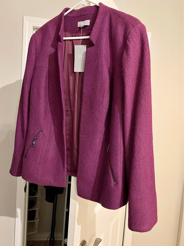 Laura plus size 14 wine coloured blazer