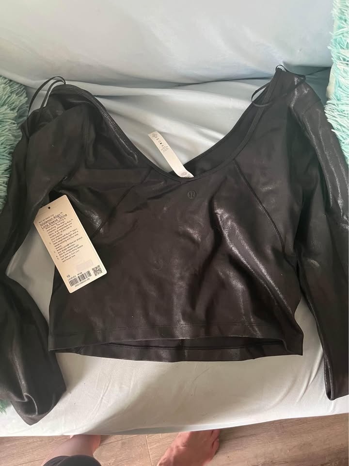 Lululemon Shiny Long Sleeve Crop Top - photo 2