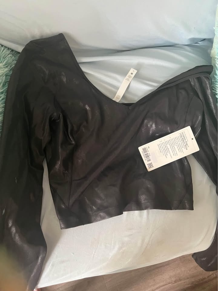 Lululemon Shiny Long Sleeve Crop Top - photo 3