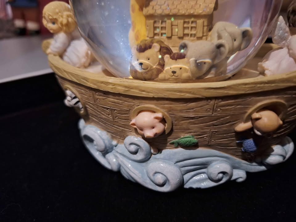 Noah's Ark Children's Snowglobe - Musical - photo 5