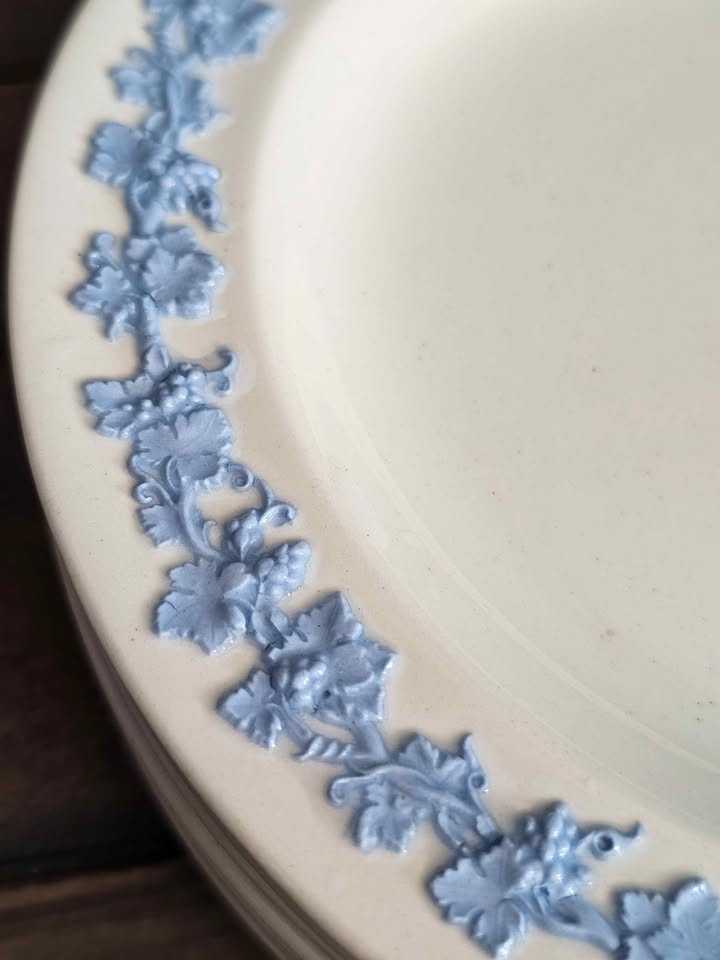 Wedgewood Lavender on Cream Queensware Dessert & Bread Plates - photo 4