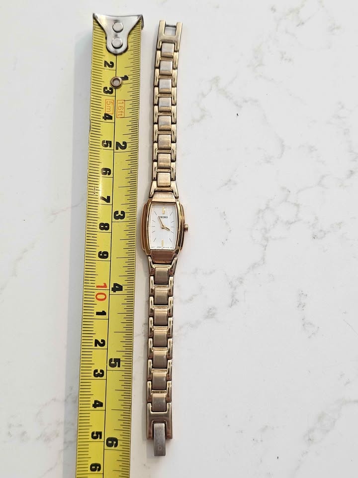Vintage Seiko Women's Quartz Watch 1N00-0GA0 - photo 3