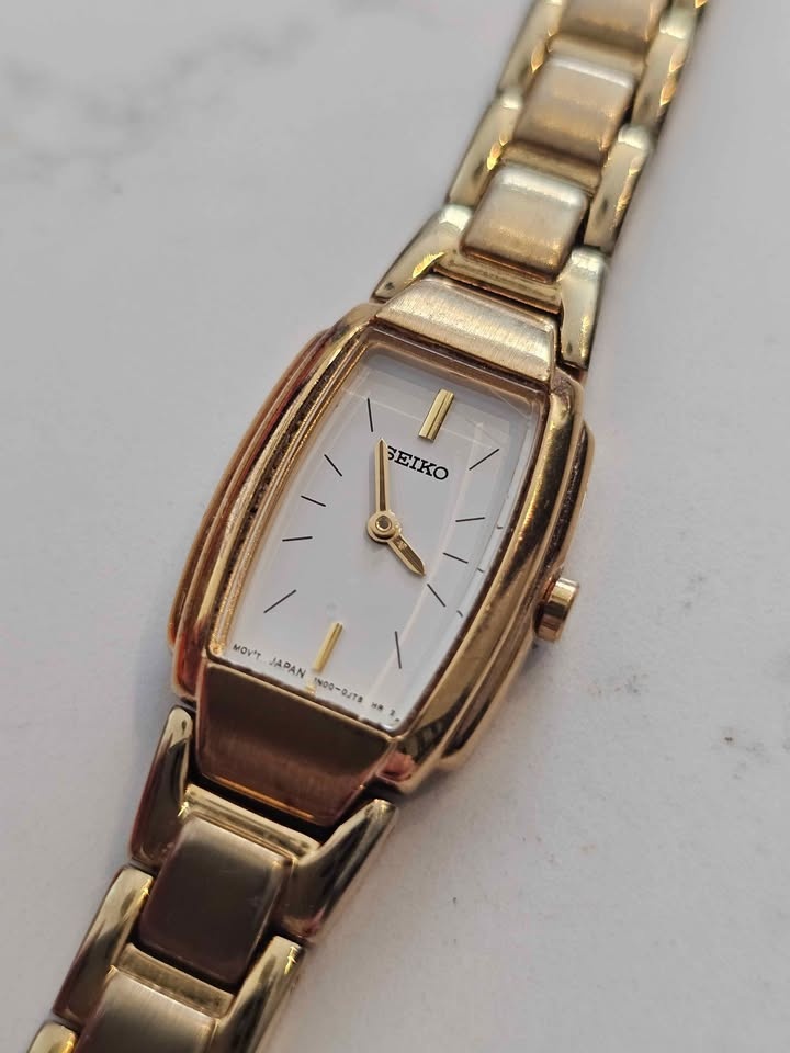 Vintage Seiko Women's Quartz Watch 1N00-0GA0 - photo 4