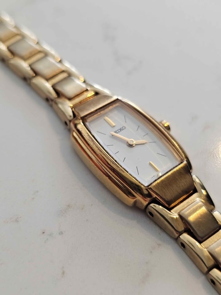 Vintage Seiko Women's Quartz Watch 1N00-0GA0 - photo 5