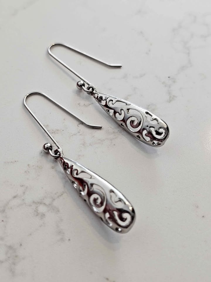 Zentral Hollow-Out Silver Boho Chic Dangle Earrings