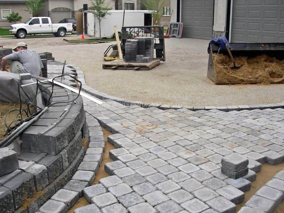 Uni stone / excavation