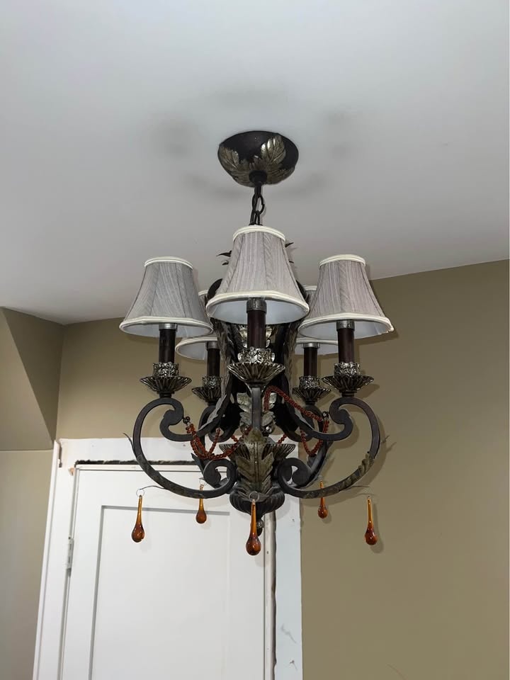 Elegant 5-Light Bronze Chandelier with Shades & Crystal Accents - photo 4