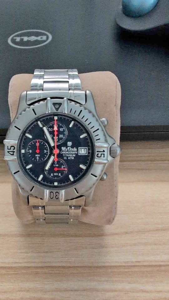 Men's watch. Titanium case chronograph. Dual time.