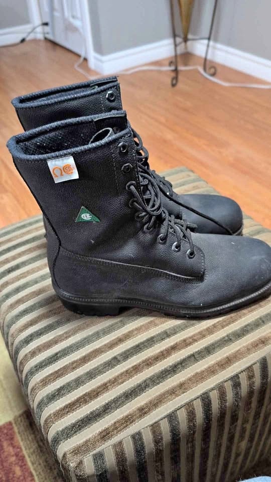 Boots for sale. Size 8.5