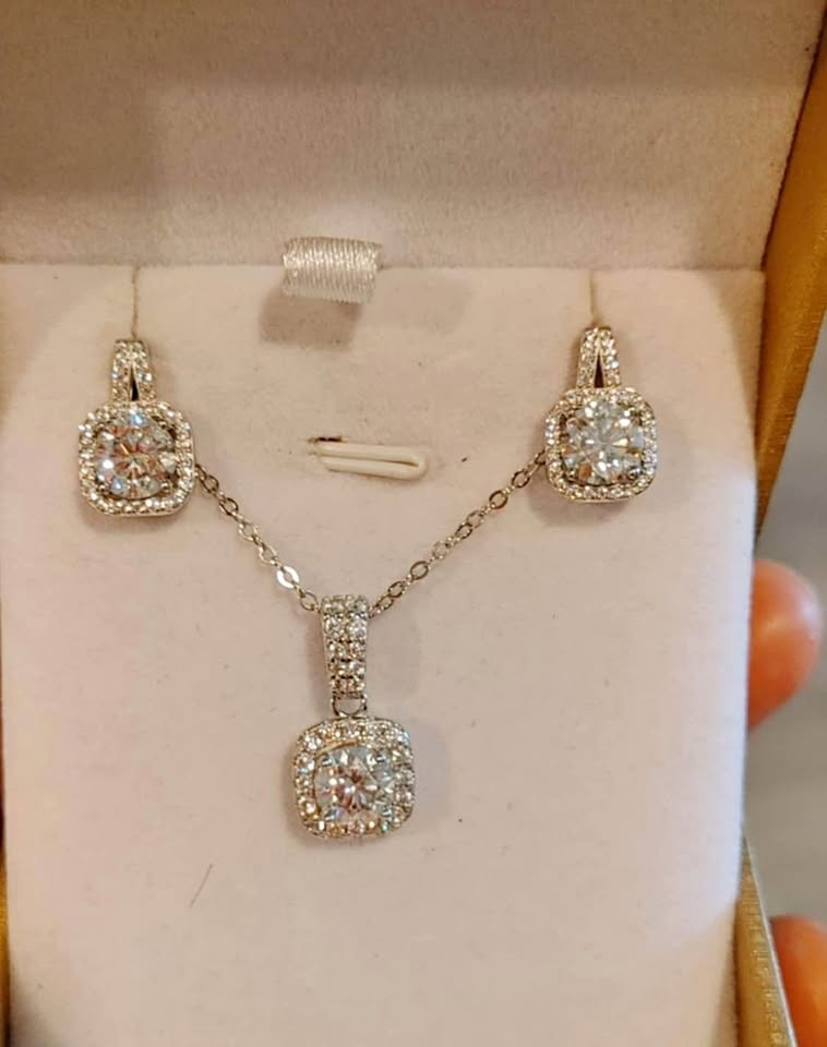 Brand new 3.12 ct lab diamond earring necklace set