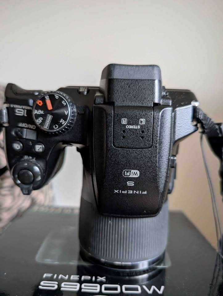 Fujifilm FinePix S9900W 50x Zoom WiFi Camera - photo 3