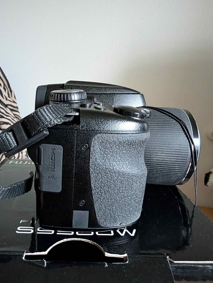 Fujifilm FinePix S9900W 50x Zoom WiFi Camera - photo 5